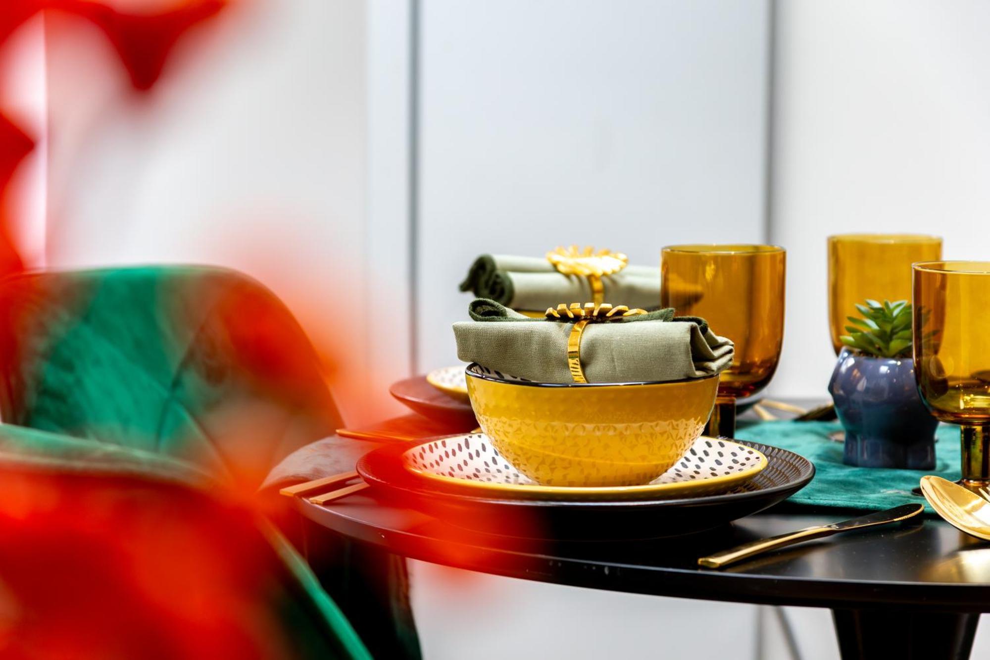 Appartamento Large & Stunning 2 Bed Flat In Zone 2- 15 Minutes From With Garden & Parking! 20 Percent Off Long Stays! 5 Separate Beds & Sleeps 6! Instant Book! Self-check-in!